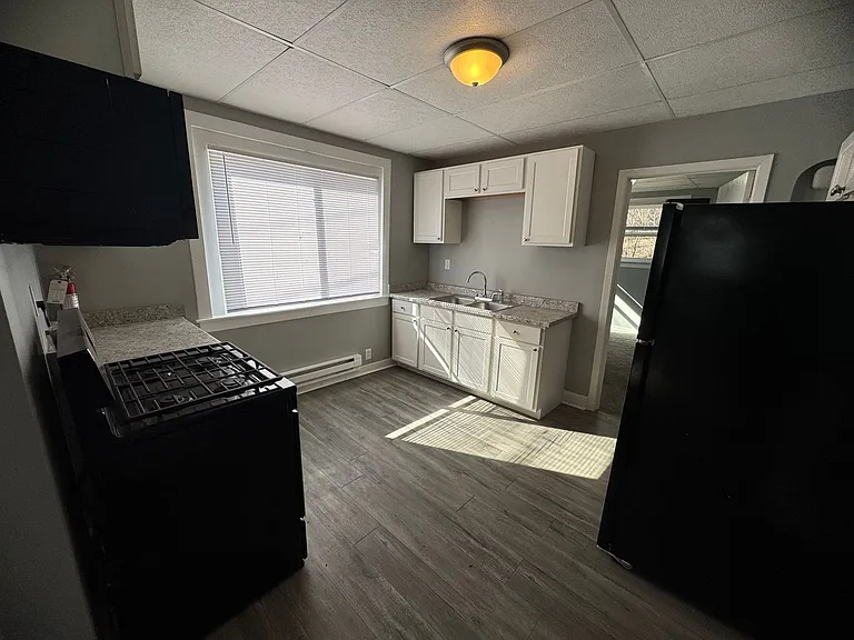 524 Lincoln Ct — Photo 4