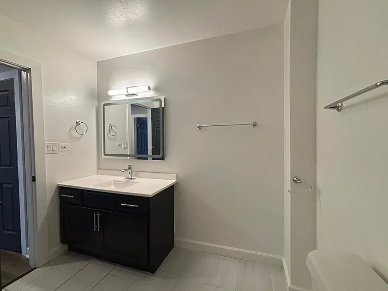 Northgate Addison Apartments — Photo 18
