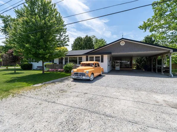 15 Chestnut Dr, Chatham Kent, ON N8A 3M1