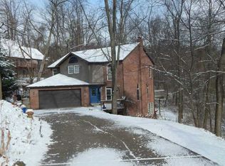 37 Renaissance Dr, Irwin, PA 15642