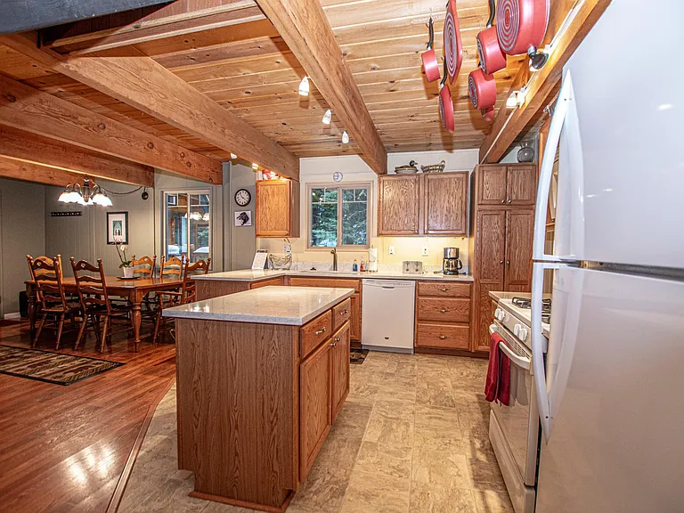 758 Chapel Ln — Photo 7