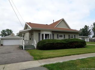 217 S State St, East Galesburg, IL 61430