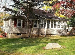 28 Oakland Rd, Amston, CT 06231