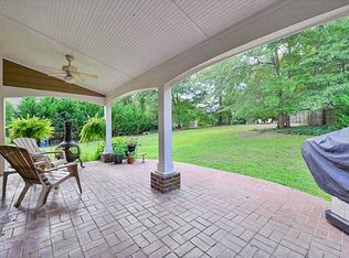 1550 Cooks Pond Dr, Powder Springs, GA 30127