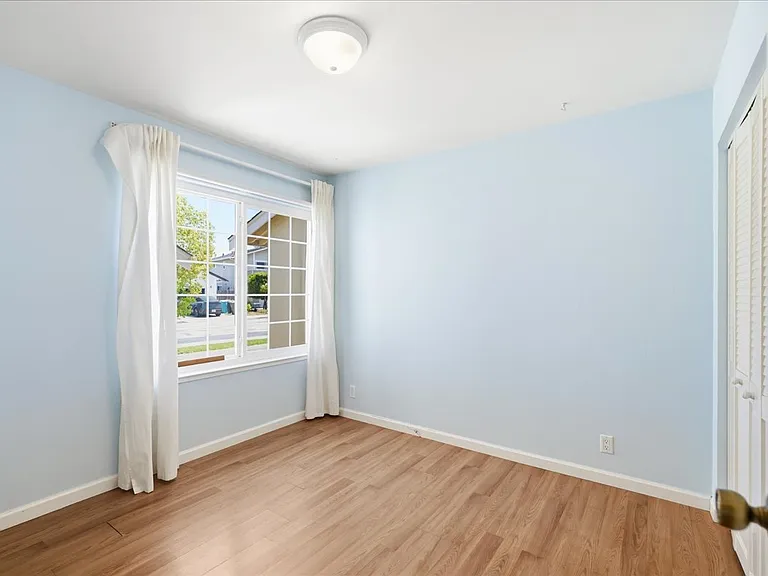 657 Sandy Hook Ct — Photo 24