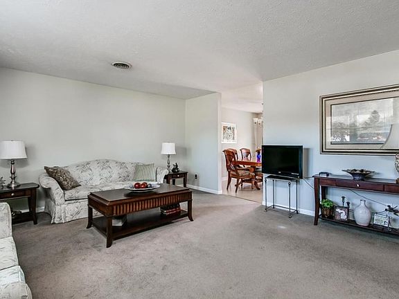 5th image of 1451 Glenmar Ave