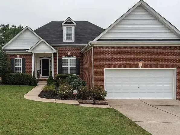 2102 Loudenslager Dr, Thompsons Station, TN 37179