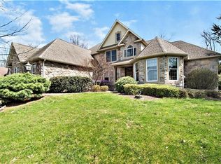 5121 Elmhurst Dr N, Schnecksville, PA 18078
