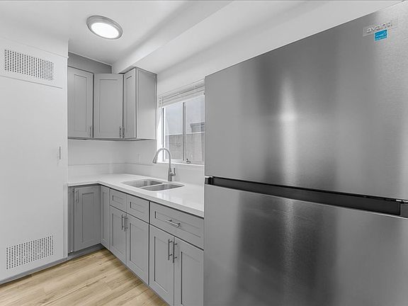 5th image of 12250 Grevillea Ave Unit B