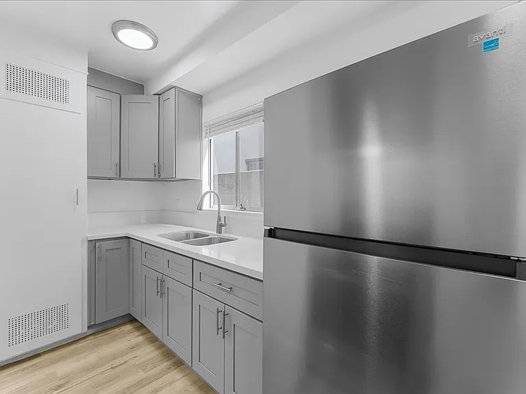12250 Grevillea Ave #B — Photo 5