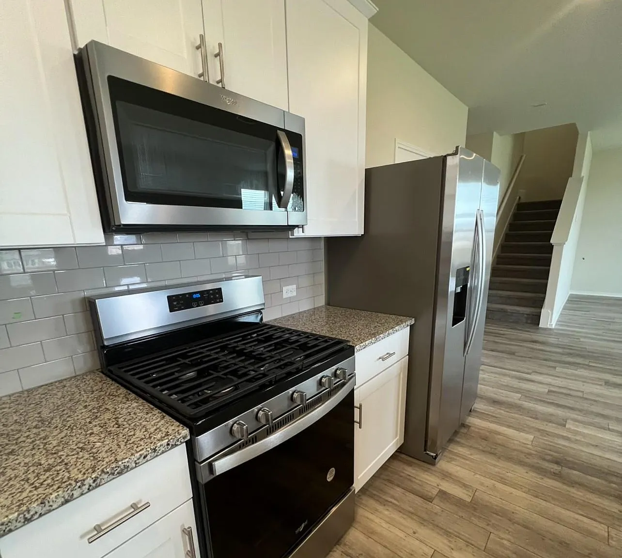 3 bed, 2.5 bath, 2081 sqft, $2,300 — Photo 4