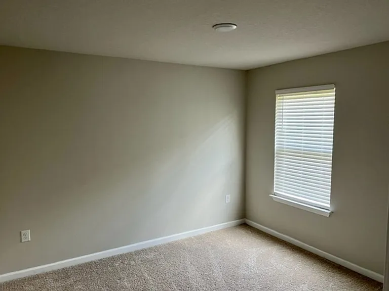 635 Earl Godwin Rd — Photo 10