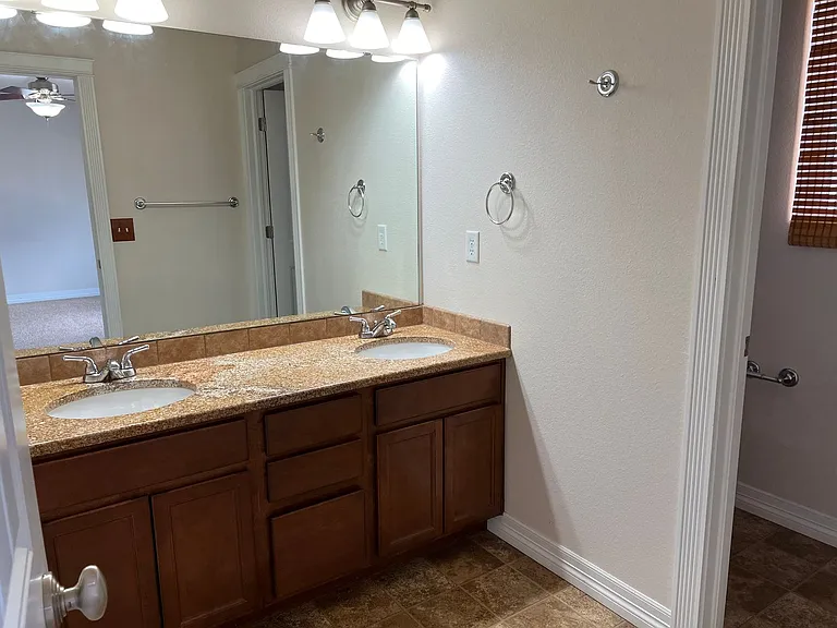 4809 Garnet Way — Photo 11