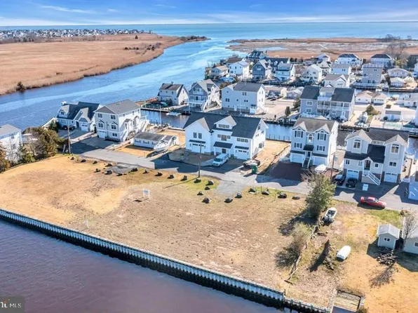 33 Capstan Rd, Waretown, NJ 08758