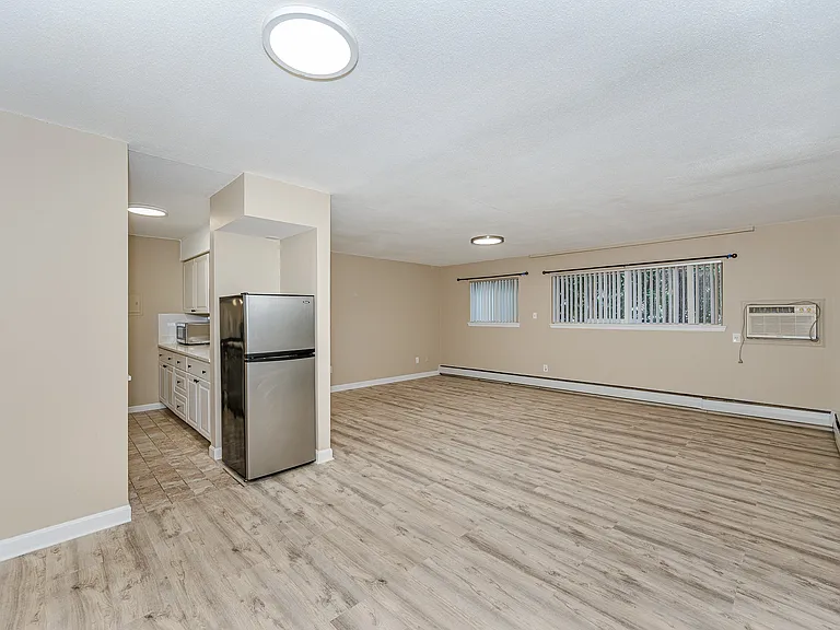 11 Crescent Dr #2 — Photo 31