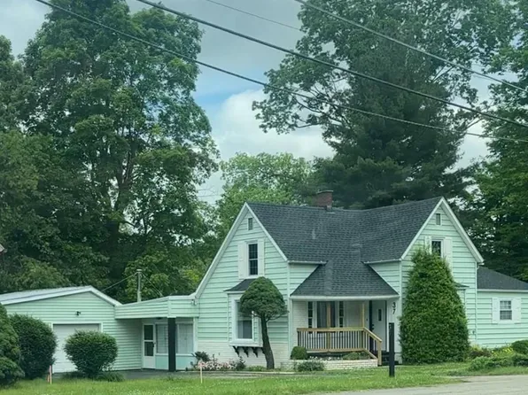 37 Hulet St, Mc Dermott, OH 45652