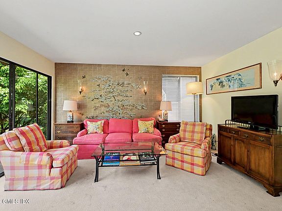5th image of 502 W Lyon Farm Dr Unit 502