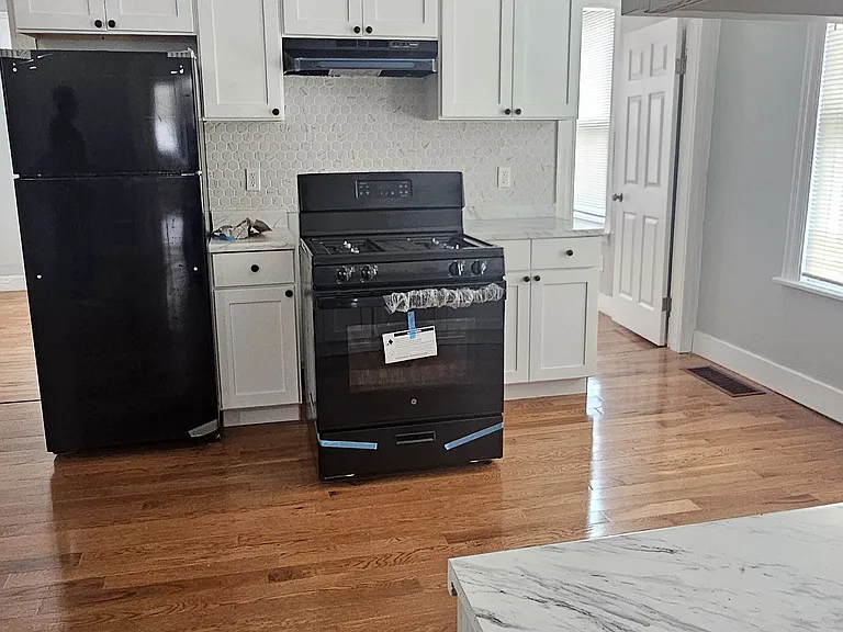 185 Winthrop Ave #A — Photo 2