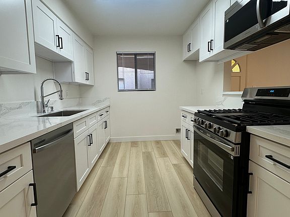 2nd image of 621 N Louise St APT 5