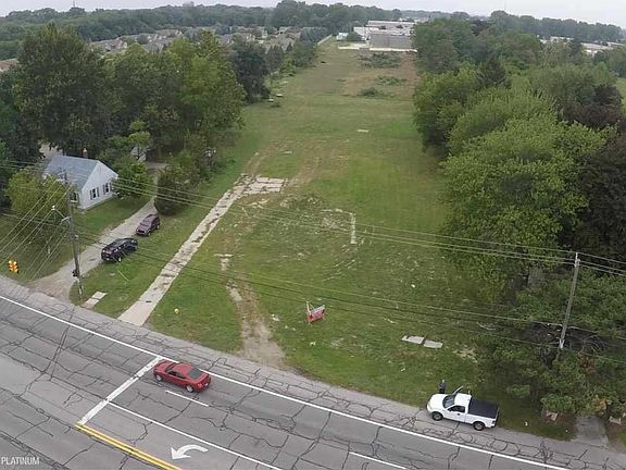 3rd image of 44211 N Gratiot Ave