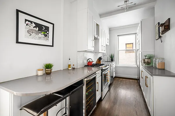 Sold by Compass | media 19