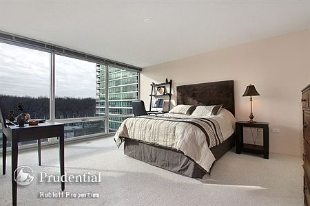 5th image of 9715 Woods Dr Unit 609