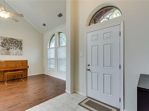 5th image of 3306 Bridlewood Dr