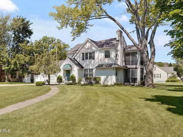 2627 River Rd, Maumee, OH 43537