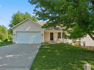 8126 NW 77th Ct, Kansas City, MO 64152
