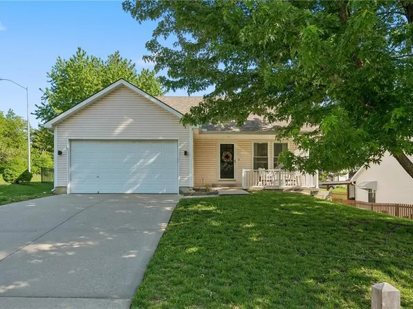 8126 NW 77th Ct, Kansas City, MO 64152