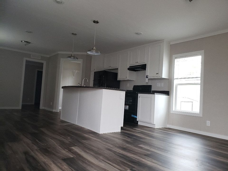 2nd image of 1171 Hiawatha Ave
