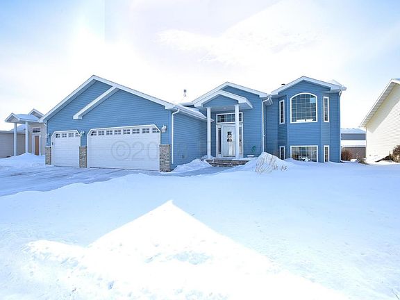 2nd image of 807 18th Ave W