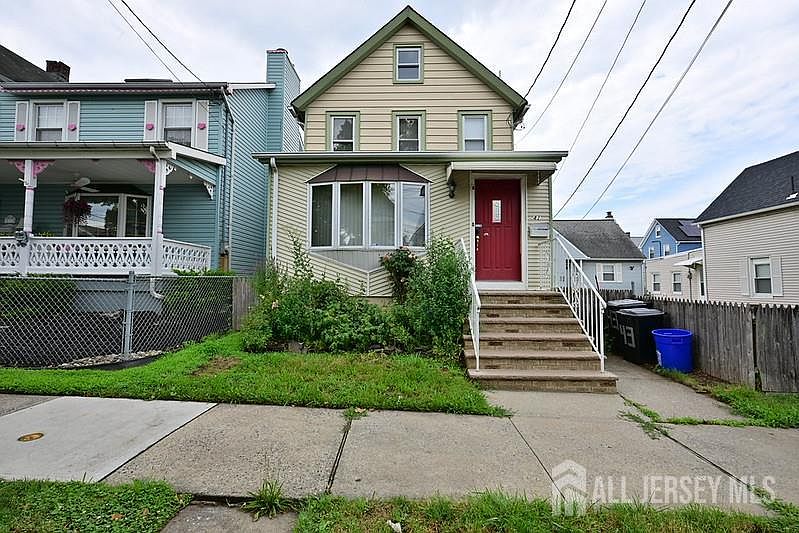 1st image of 43 Christopher St