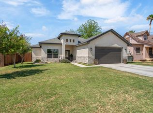 207 W 4th St, Del Rio, TX 78840