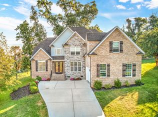 10301 Noras Path Ln, Knoxville, TN 37932