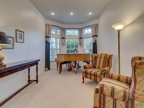 5th image of 1550 Woodstream Dr