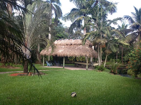 4th image of 10600 SW 51st St