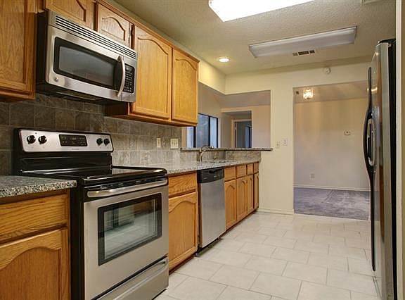 3rd image of 1808 Palo Alto Dr