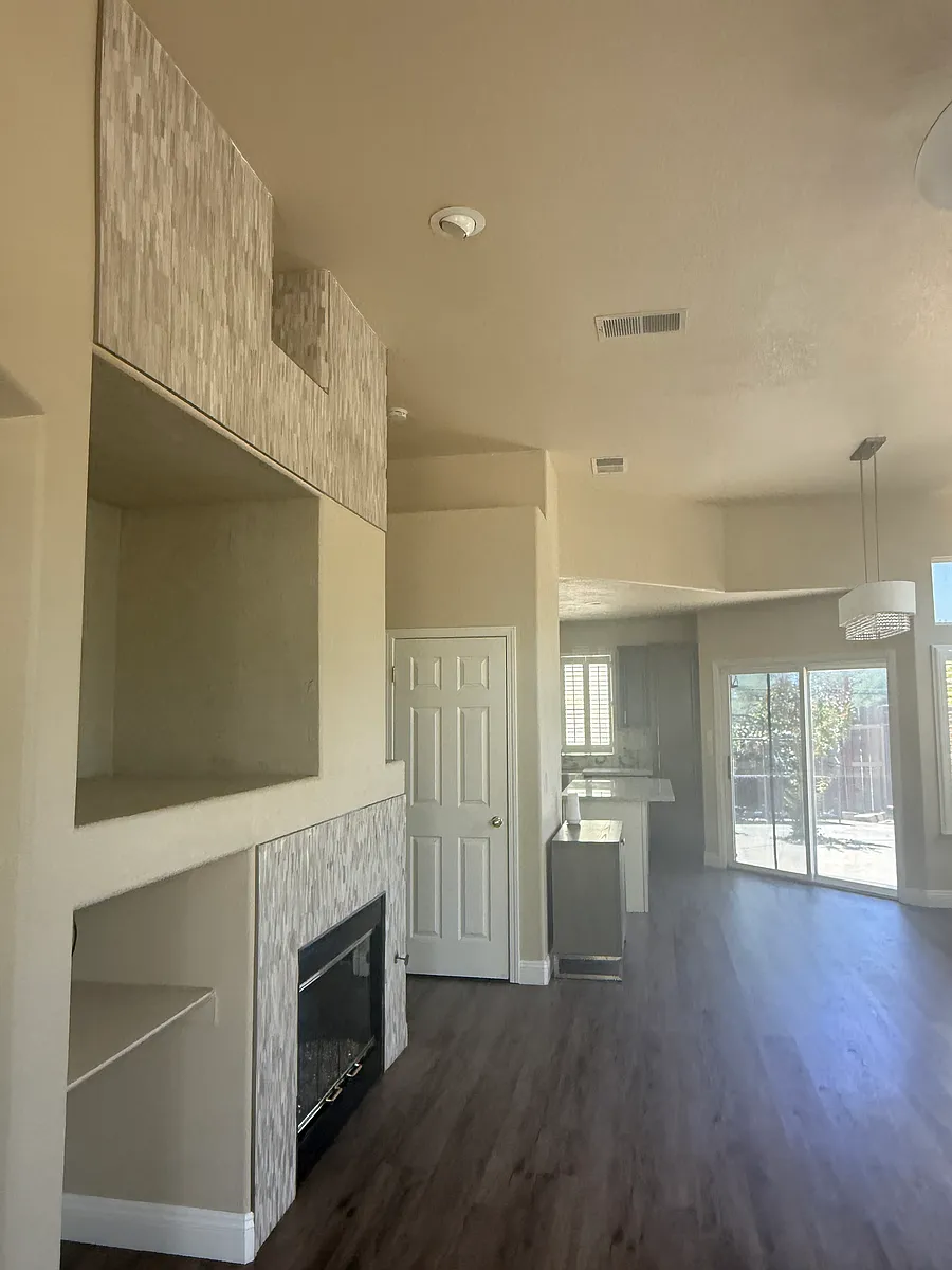 Building Photo - 100 Cobble Ridge Dr