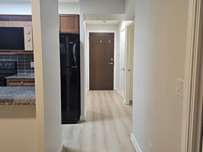 151 Village Green Sq #506 — Photo 21