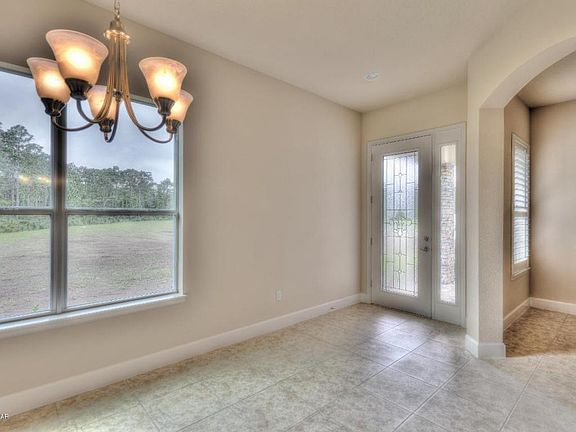 3rd image of 801 Aldenham Ln