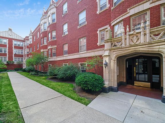 4th image of 220 N Oak Park Ave APT 1V