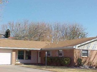 3205 Encanto Dr, Roswell, NM 88201