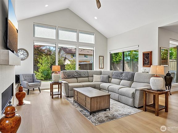 5th image of 10706 SE 13th Circle