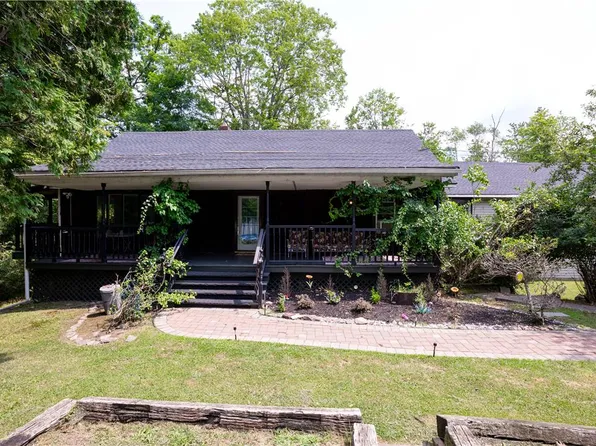 188 Olde Schoolhouse Rd, Cresco, PA 18326