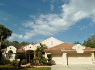 5051 Cross Pointe Dr, Oldsmar, FL 34677