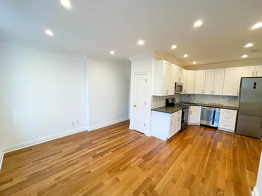 Rented by Francine Realty | media 2