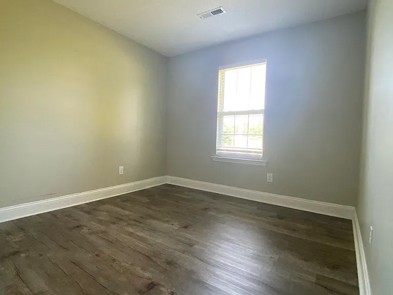 166 Stafford Rd — Photo 16