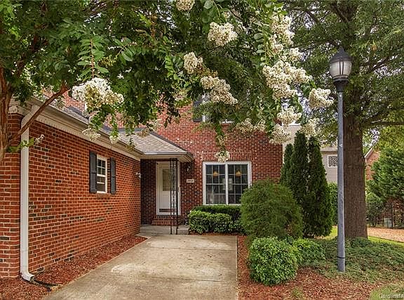 3rd image of 2404 Oak Hill Village Ln