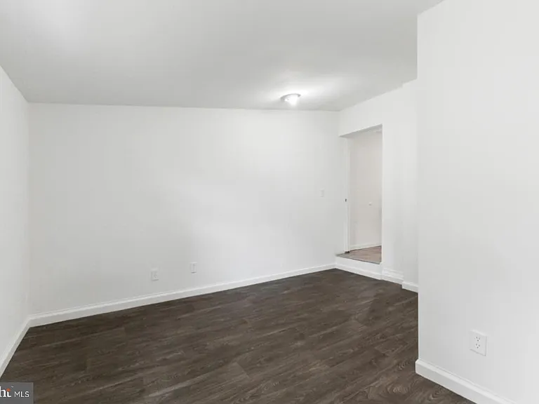 211 Broad St — Photo 13